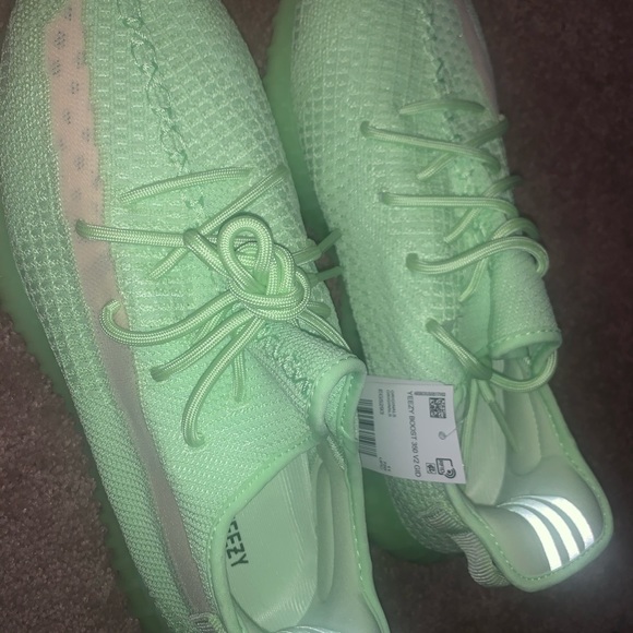 Yeezy Boost 350 V2 "GLOW" - Picture 5 of 7